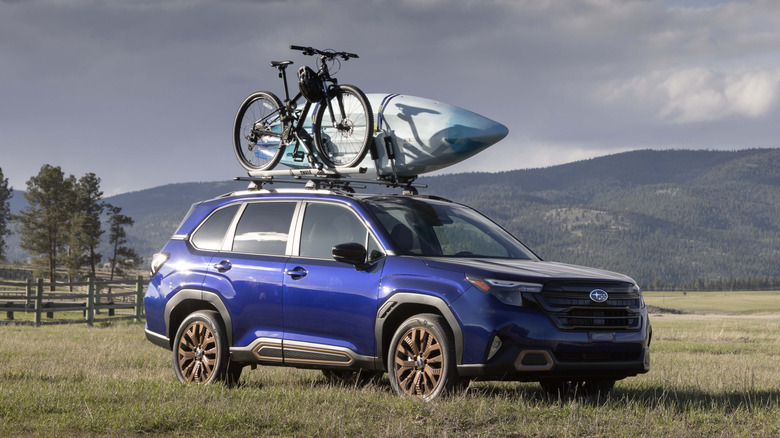 Subaru Forester with a kayak and a mountain bike