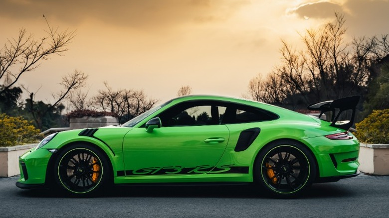 green Porsche 911 GT3 RS