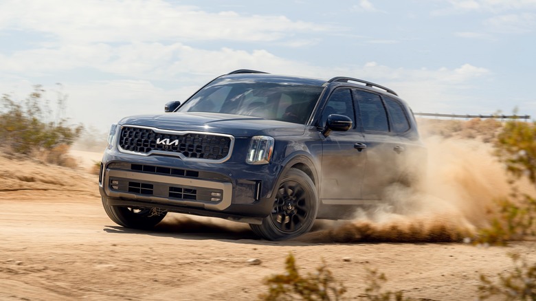 Kia Telluride on the dirt