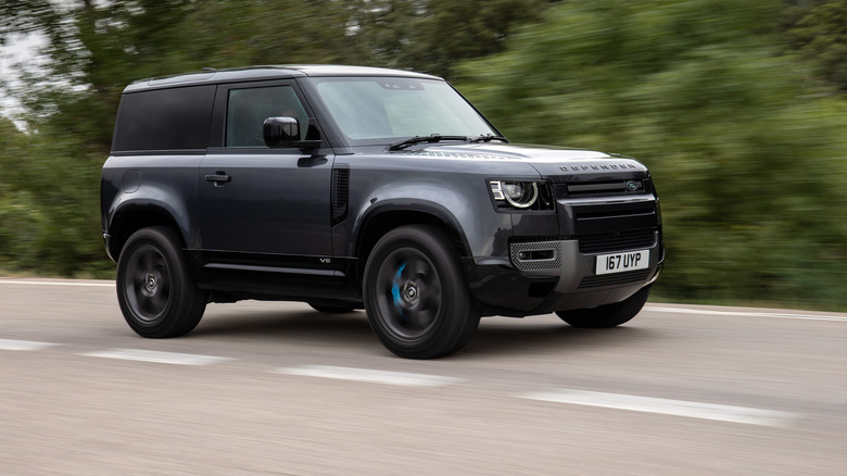 Land Rover Defender 90 V8 driving