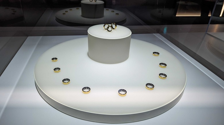 Samsung Smart Rings on pedestal 