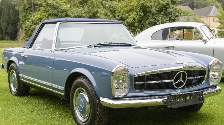 Blue, convertible Mercedes-Benz 280 SL