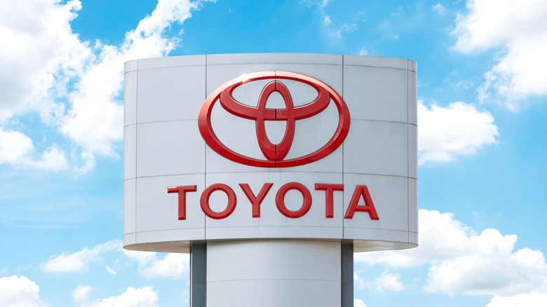 toyota dealership sign