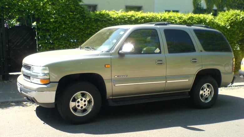 Silver 2001 Chevrolet Tahoe