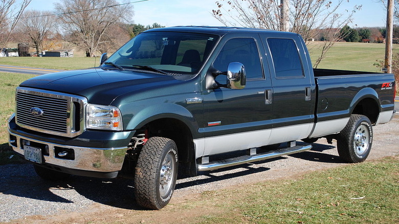 Green and grey 2007 F250 Super Duty