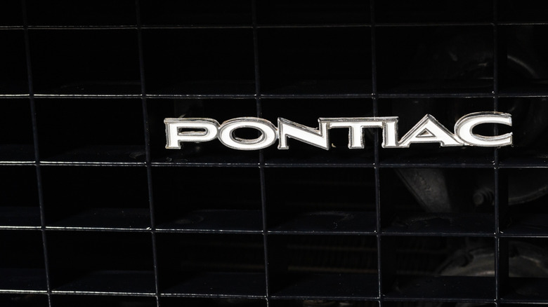 Pontiac badge on car