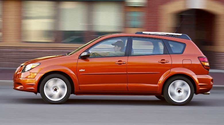 Pontiac Vibe side view driving