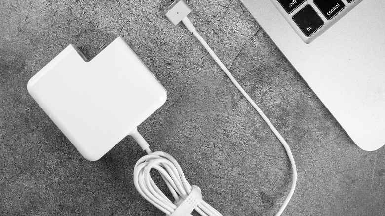 Apple Power Adapter laptop charger