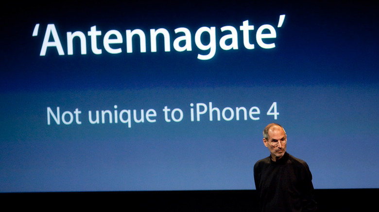 Steve Jobs at Apple's "Antennagate" briefing