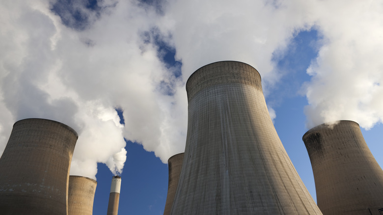 Coal power station cooling towers