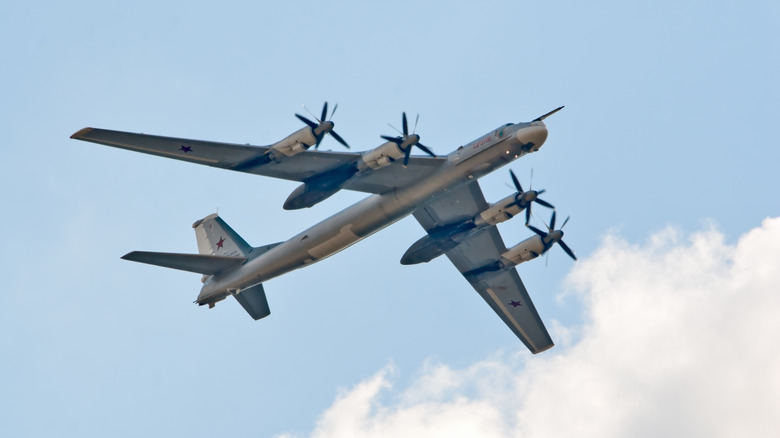 underside of Tu95