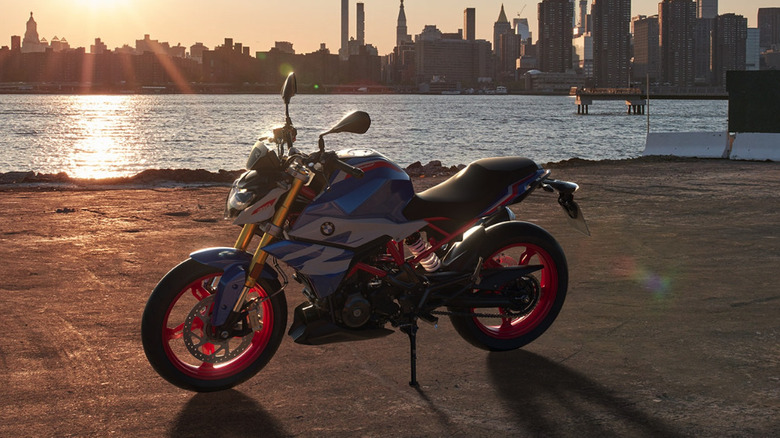 BMW G310R