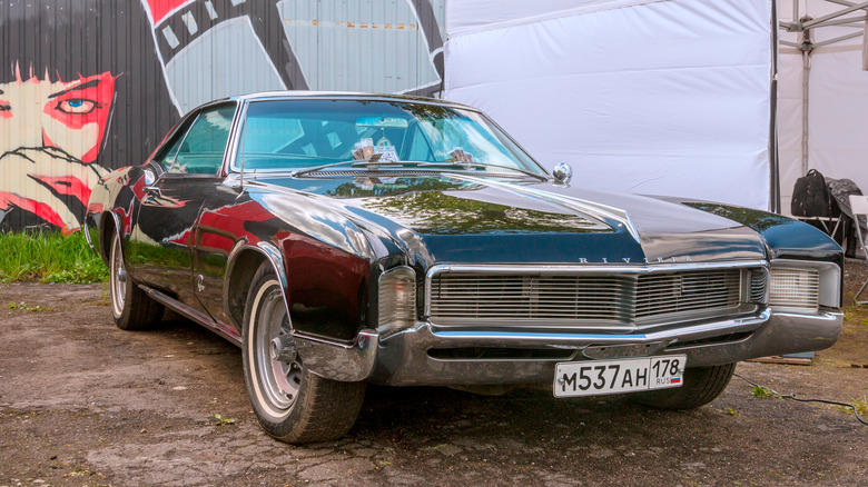 Buick Riviera 1966 shown at the St. Petersburg Custom Weekend 2021