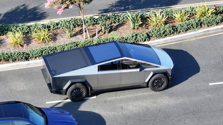 A Tesla Cybertruck plying on an American road