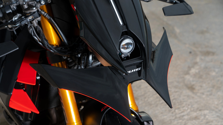 Close up of DiabloX headlight and front spoiler