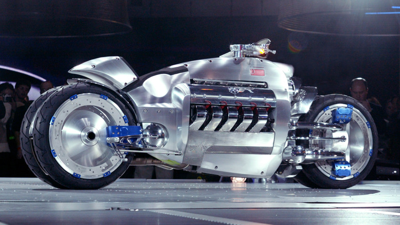 The Dodge Tomahawk Is A Nearly 400mph V10 Motorcycle That Chrysler Never Made