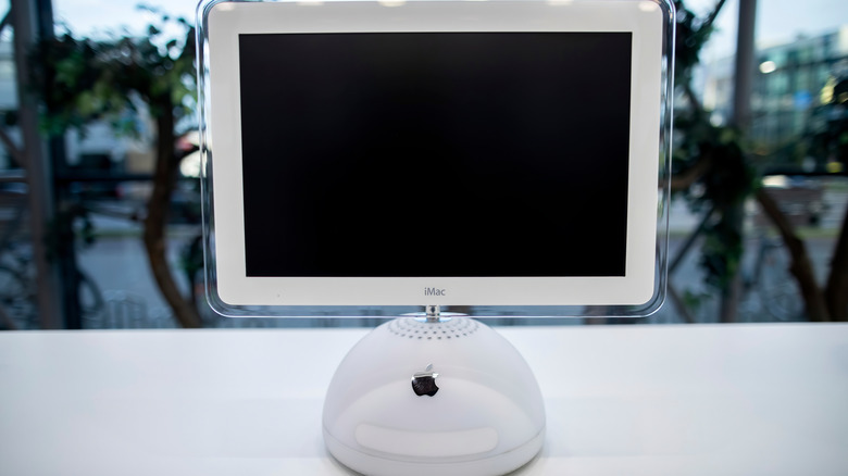 Apple iMac G4 on display