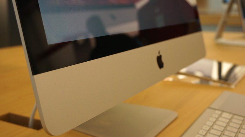 Slim unibody iMac edge