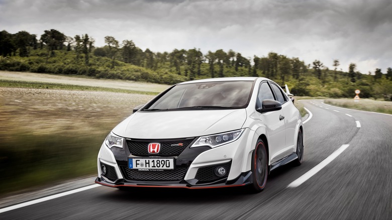 The FK2 Honda Civic Type R in white, front 3/4 view