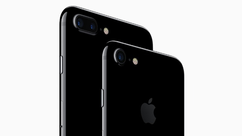 backview of iPhone 7 and iPhone 7 Plus