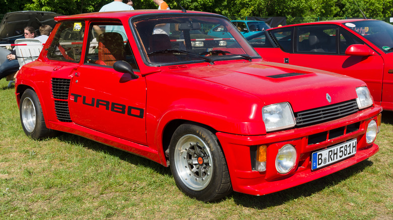 Red Renault 5 Turbo