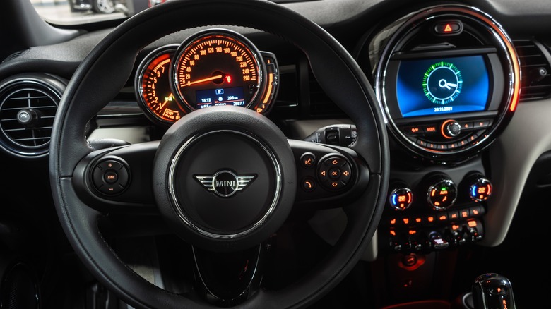 Mini Cooper F56 Interior