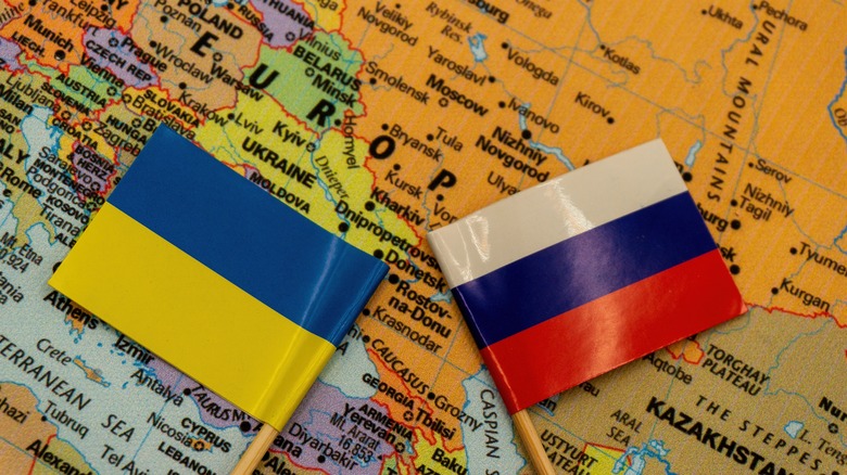 Ukrainian and russian flags map