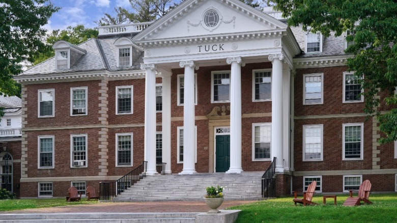 Dartmouth college building