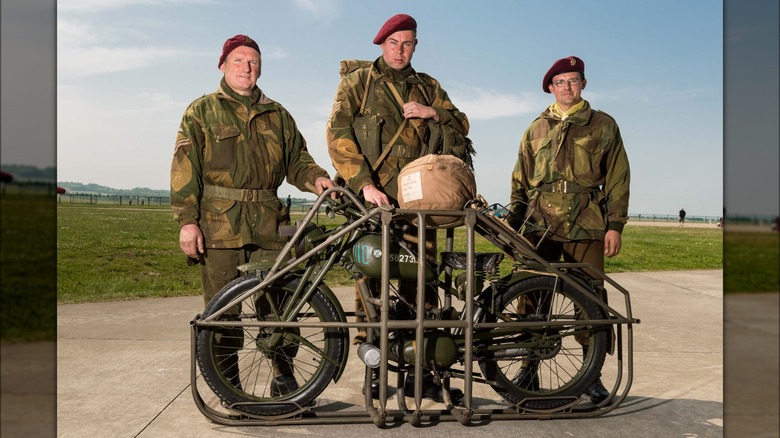 Royal Enfield WD/RE Flying Flea with British paratroopers