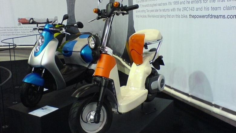 honda electric scooter british international motor show