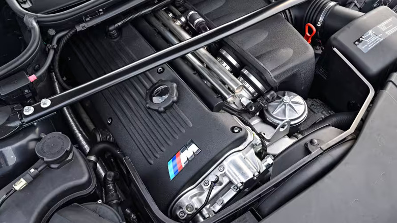 BMW S54B32 inline 6 engine in the M3 E46