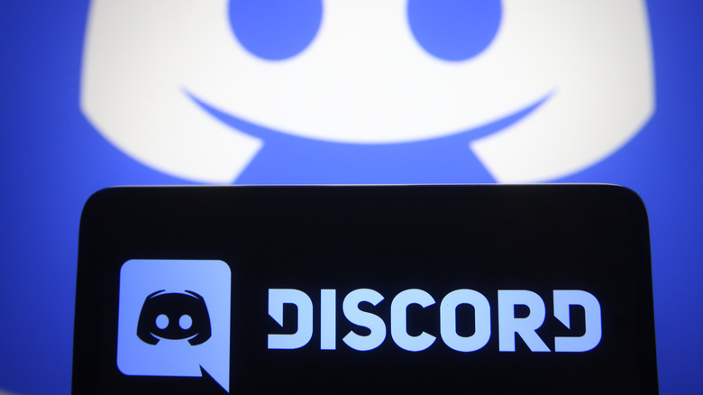 discord logo screen and background