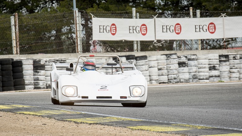 Lola T298 on the track