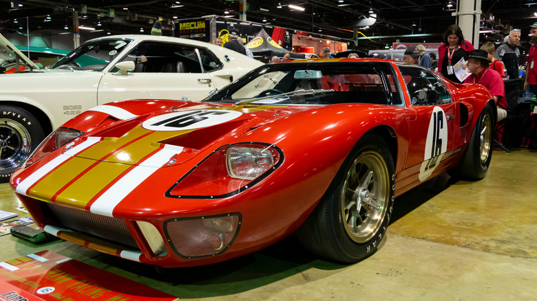 Red Ford GT40 Mk1