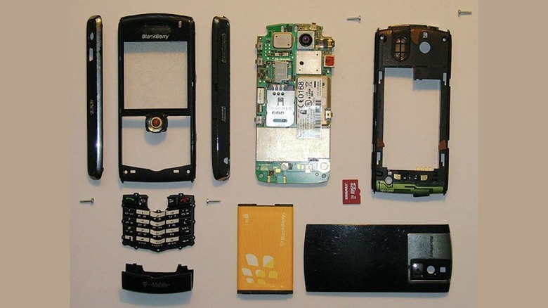 BlackBerry Pearl 8100 disassembled