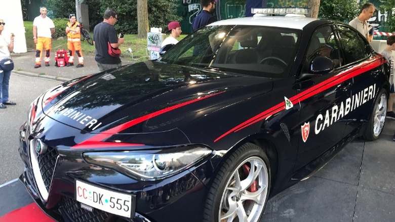 Carbinieri Alfa Romeo Giulia QV