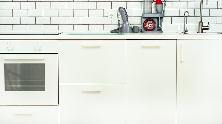 minimal kitchen layout in white