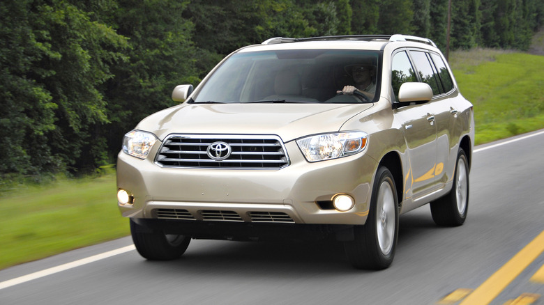 Toyota Highlander on the road