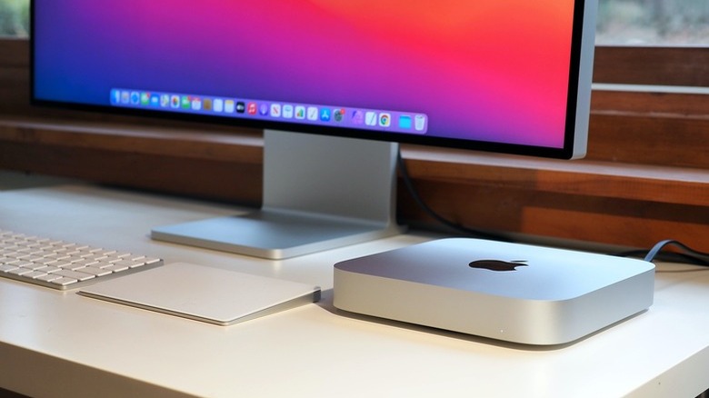 Mac mini with Apple Pro Display XDR