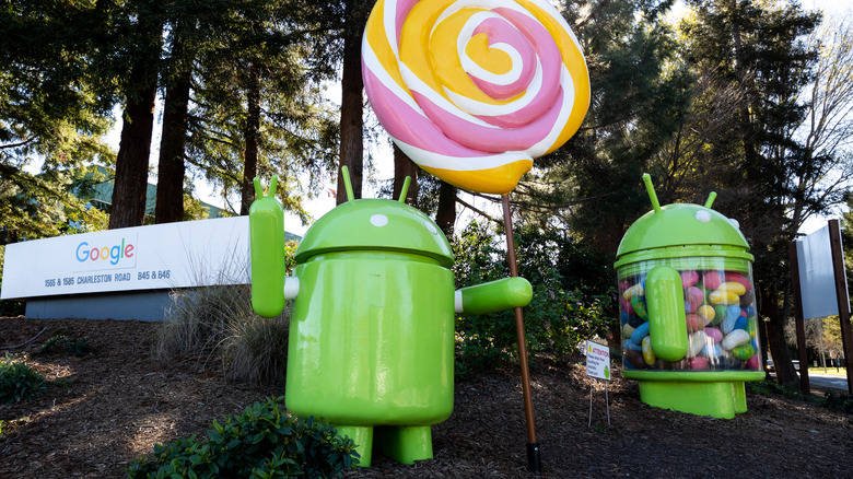 Android statue at Google campus