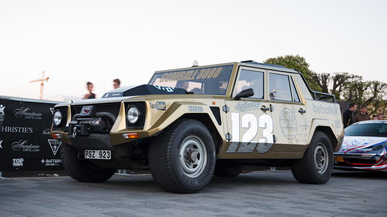 Lamborghini LM002