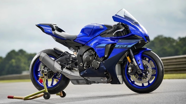 parked Yamaha R1