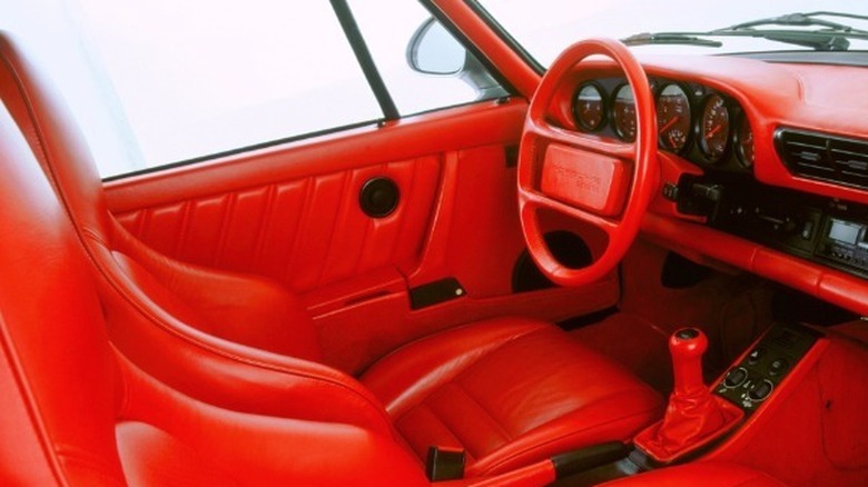 The interior of a Porsche 959