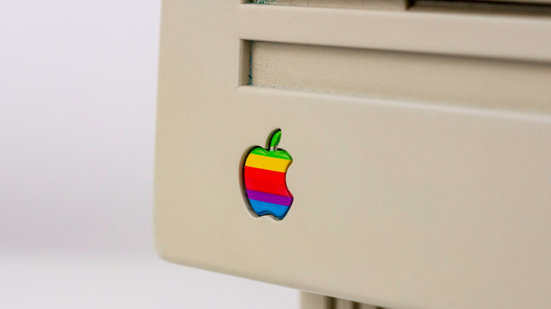 Apple logo 80s computer