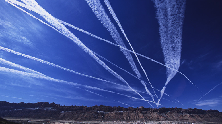 Contrail clouds