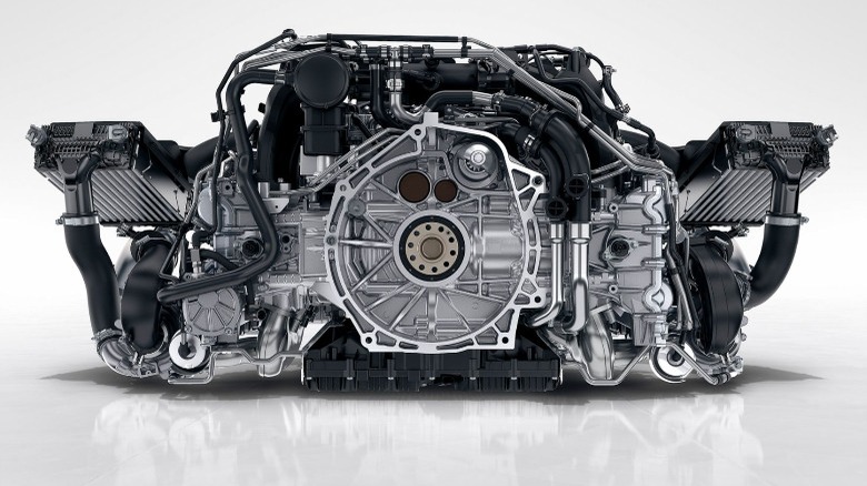 flat-six engine profile cutaway