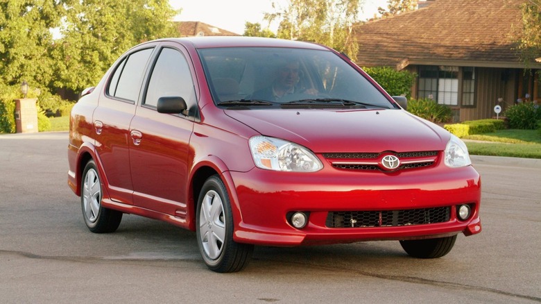 2003 to 2005 Toyota Echo front end parked