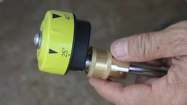 Holding adjustable nozzle