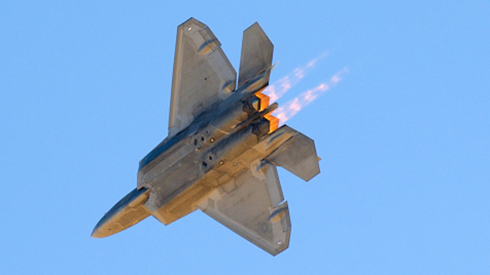 The Science Behind Fighter Jet Afterburners Explained