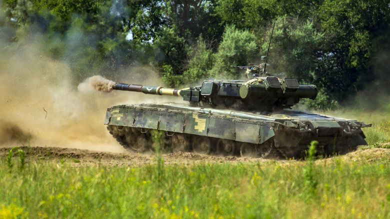 T-80 tank firing gun